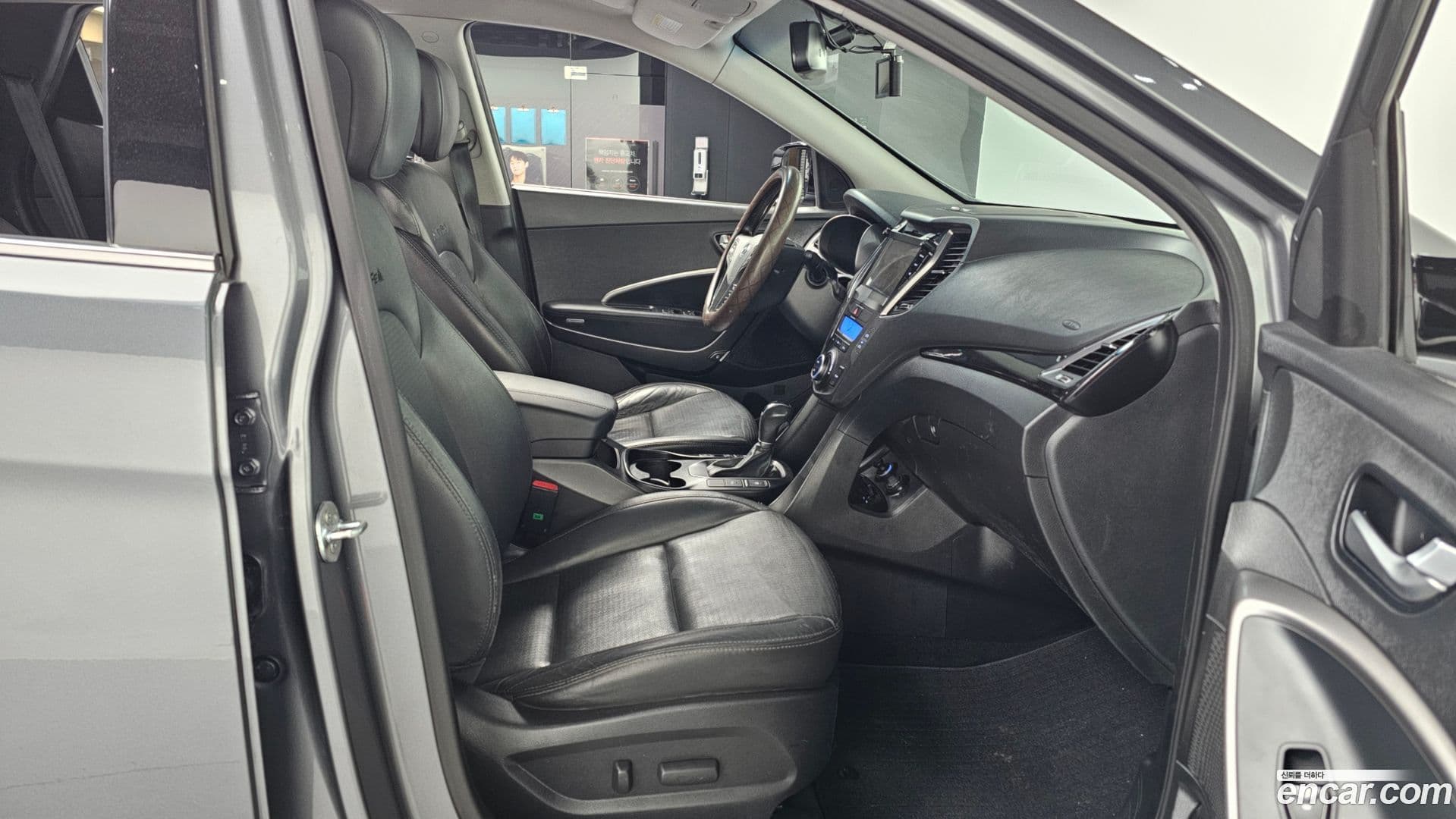 Main__Slider__Photo:Santafe Hyundai 2013.1-10