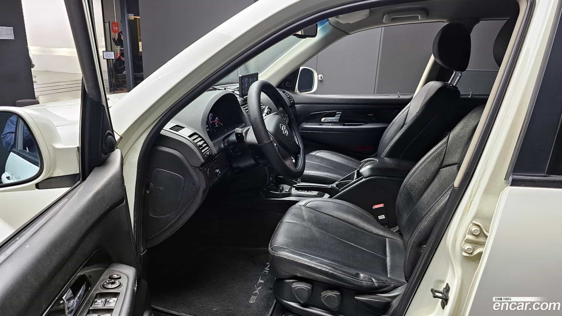 Rexton KG_Mobility_Ssangyong 2015.8-INNER-010