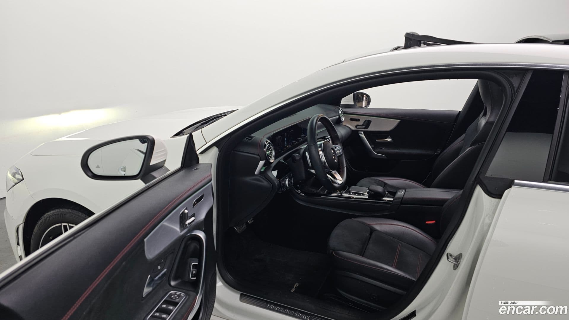 Main__Slider__Photo:CLA-Class Mercedes-Benz 2020.10-9