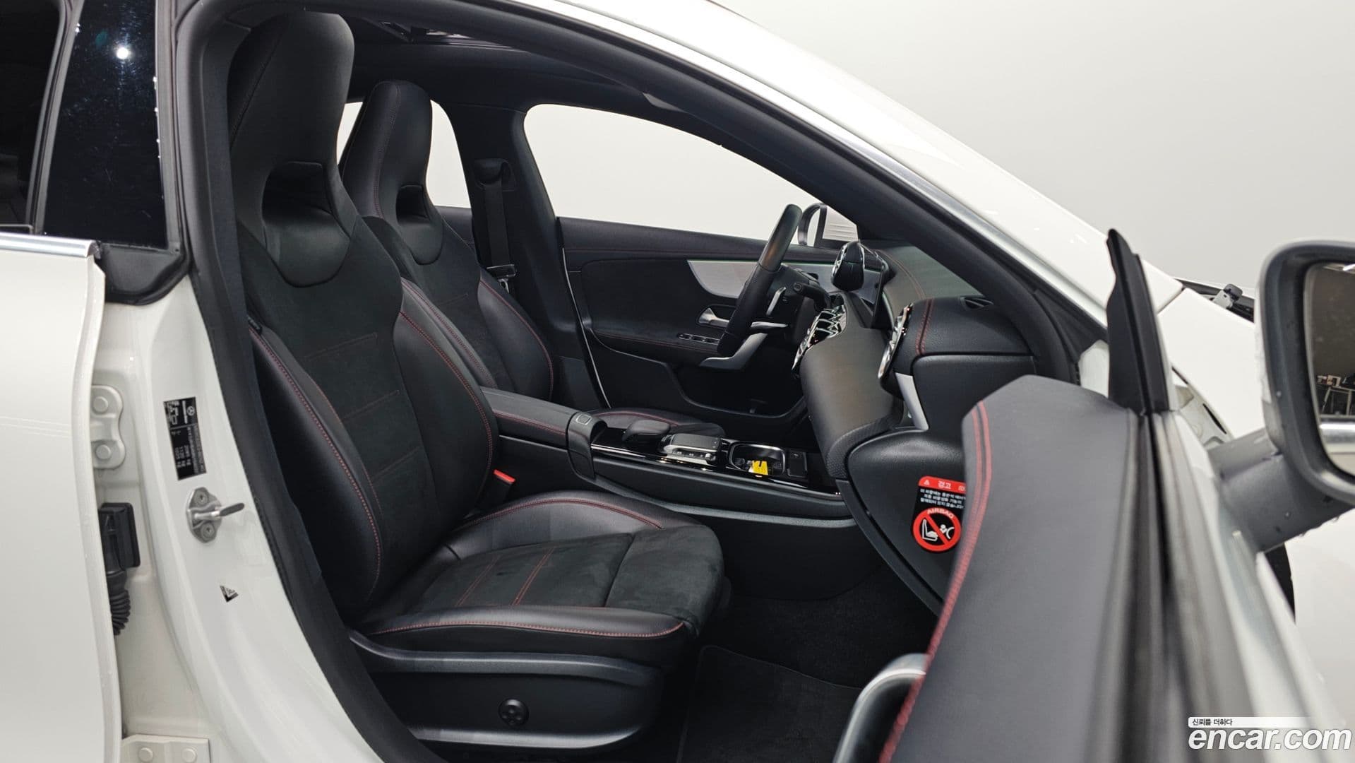 Main__Slider__Photo:CLA-Class Mercedes-Benz 2020.10-10