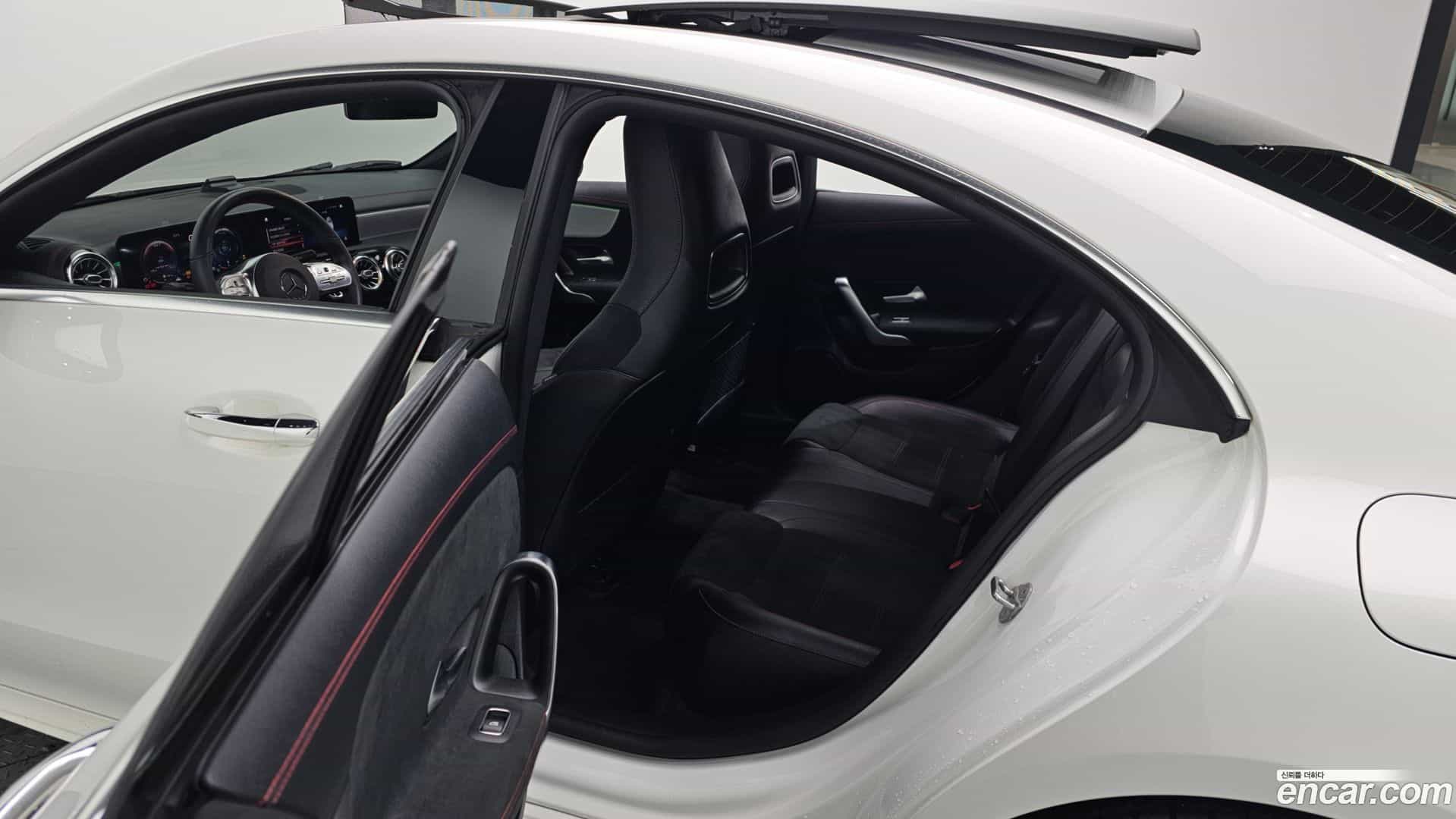 CLA-Class Mercedes-Benz 2020.10-OPTION-017