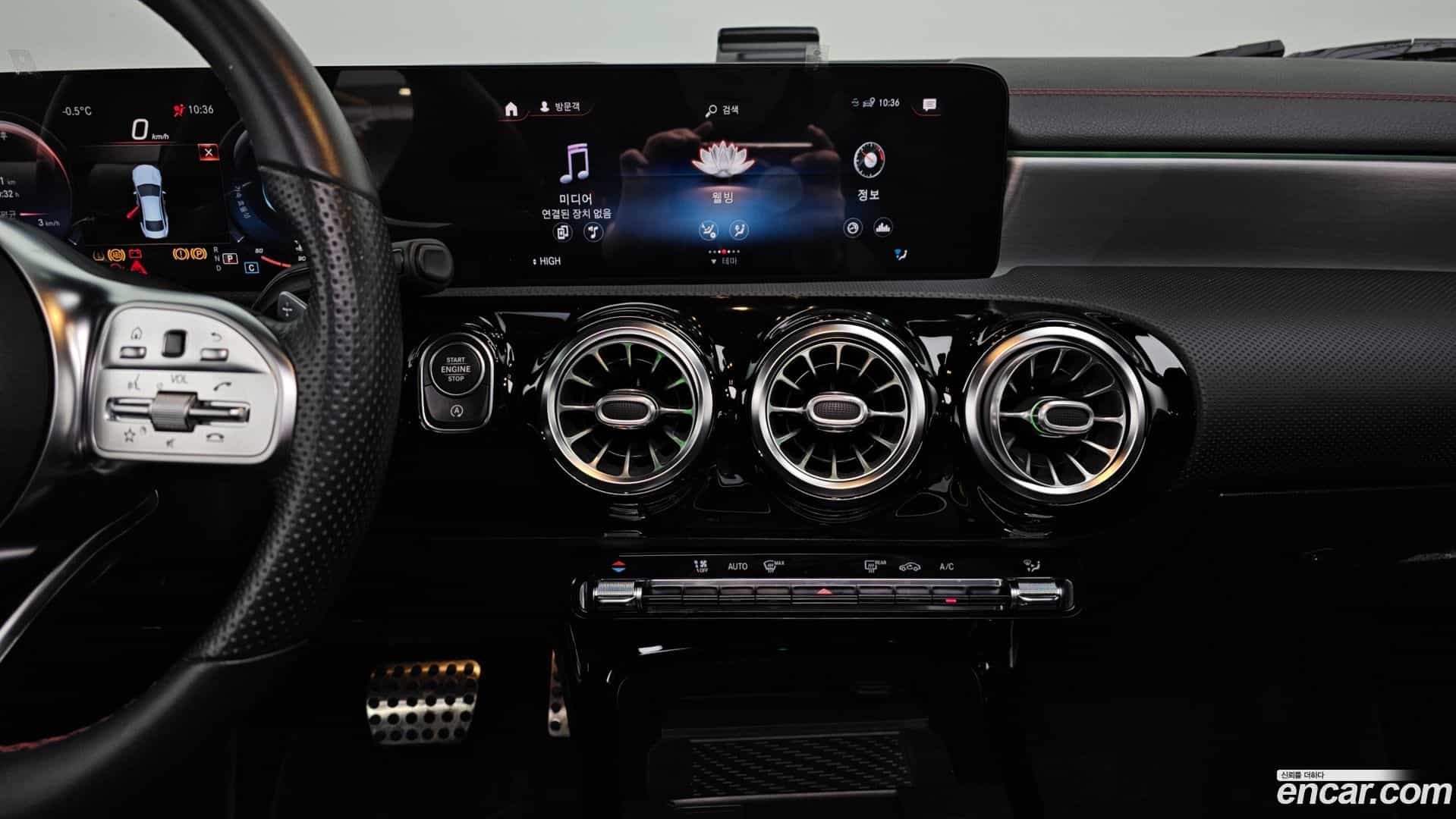 CLA-Class Mercedes-Benz 2020.10-OPTION-019