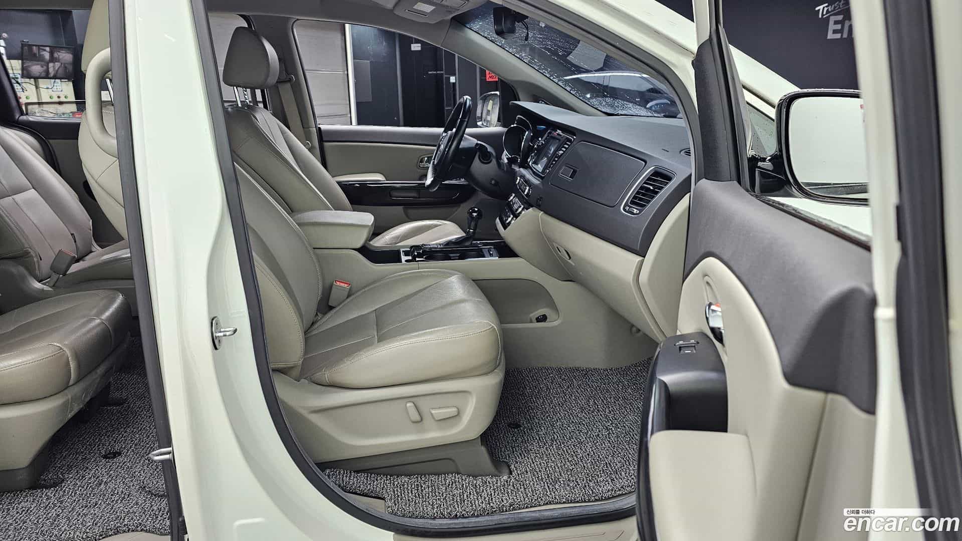 Canival Kia 2015.8-OPTION-015