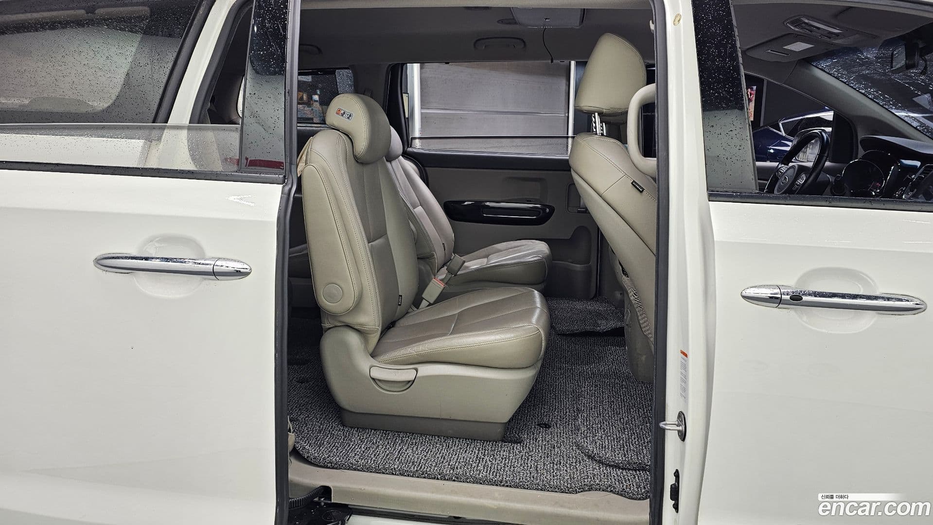 Main__Slider__Photo:Canival Kia 2015.8-11