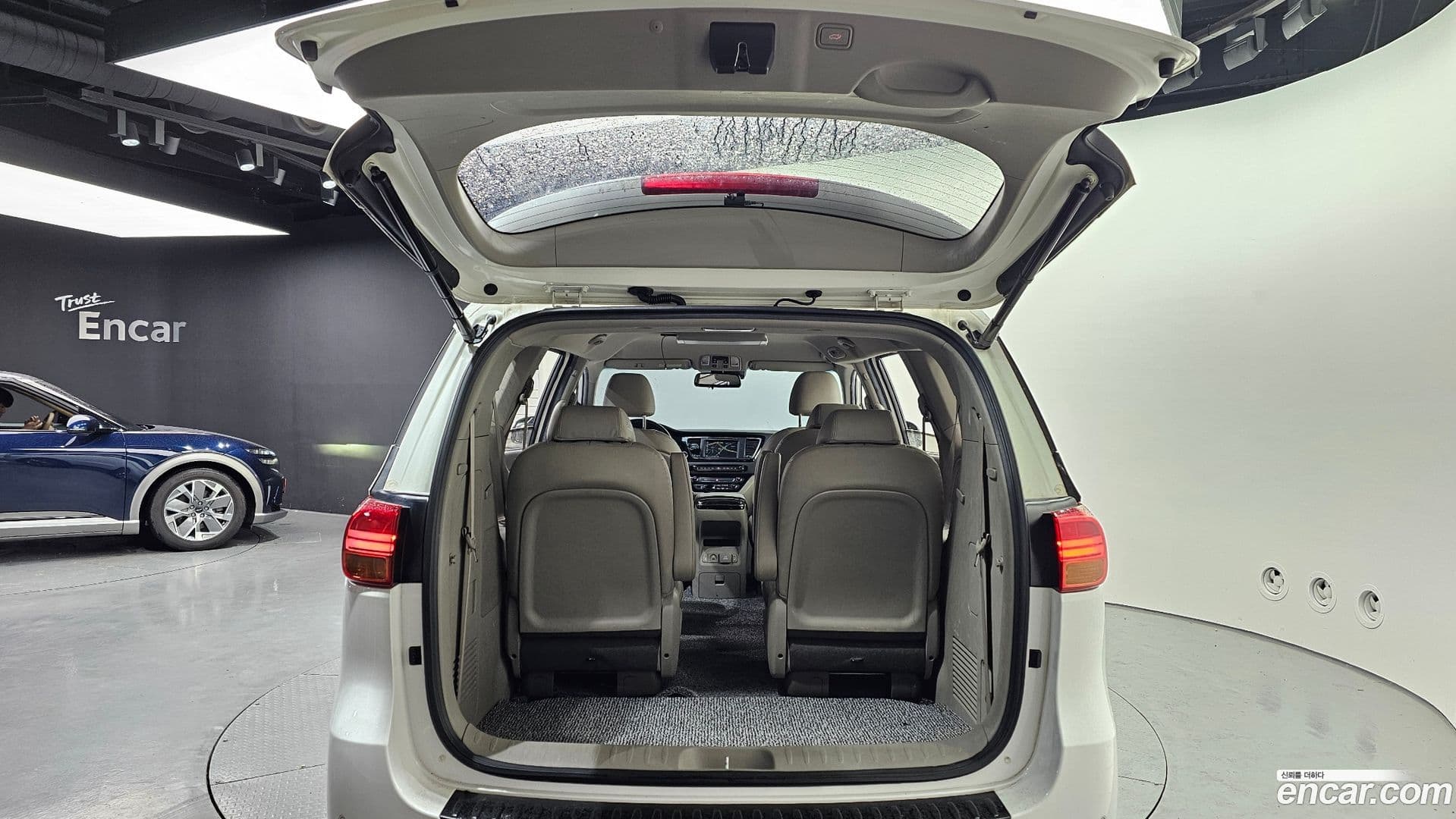 Main__Slider__Photo:Canival Kia 2015.8-19