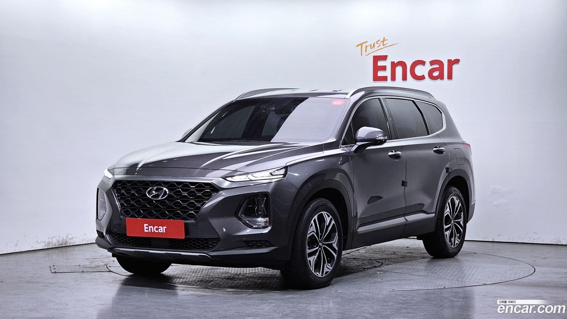 Main__Slider__Photo:Santafe Hyundai 2019.1-0