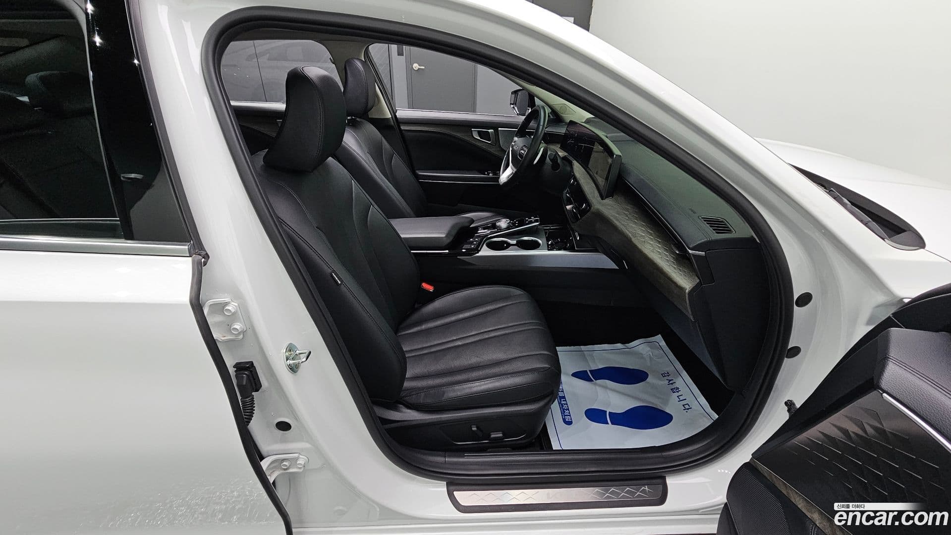 Main__Slider__Photo:K8 Kia 2022.7-11