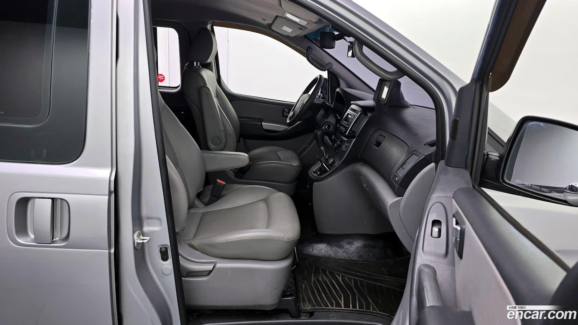 Main__Slider__Photo:Starex Hyundai 2016.5-9