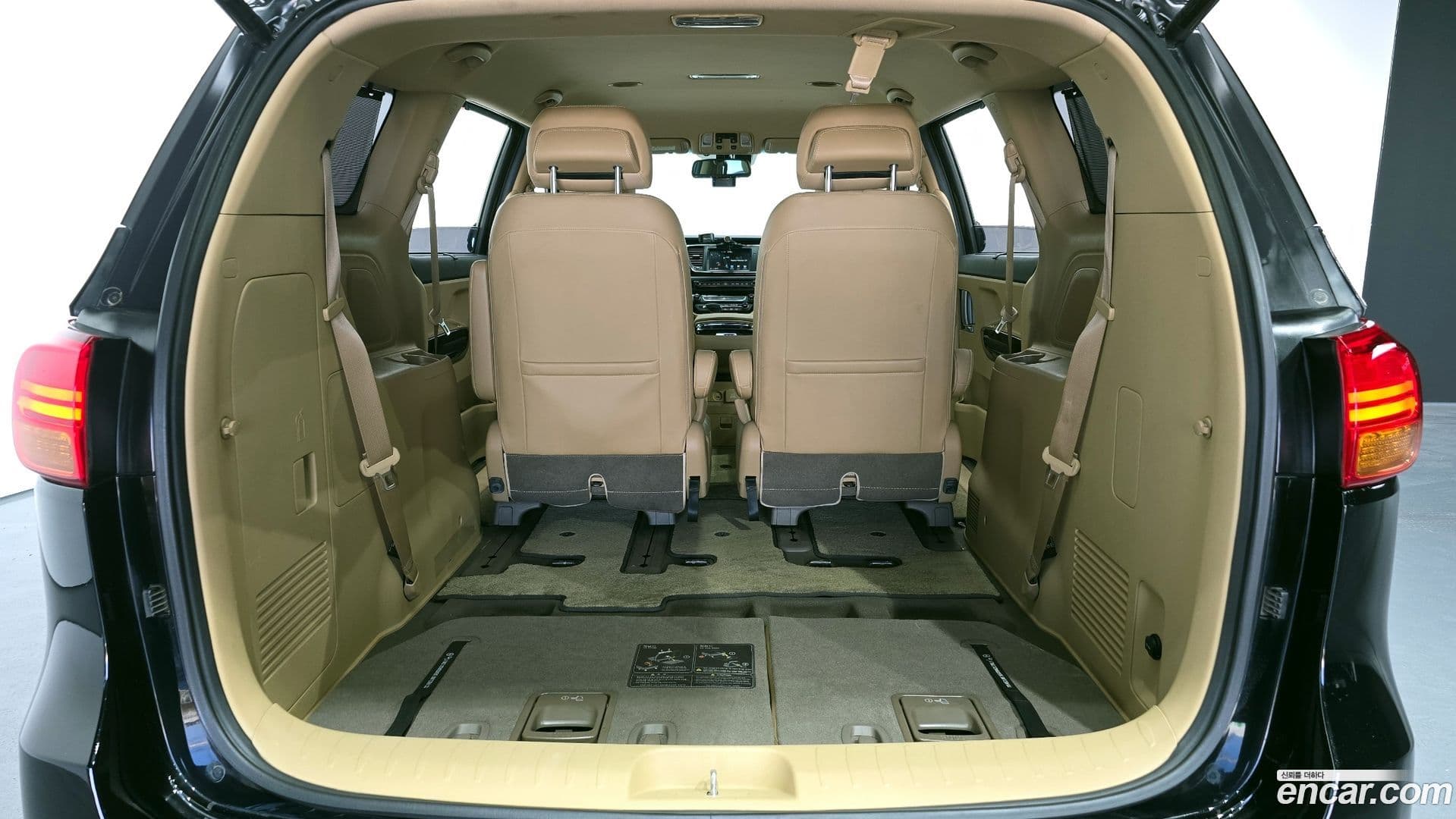 Main__Slider__Photo:Canival Kia 2016.11-18