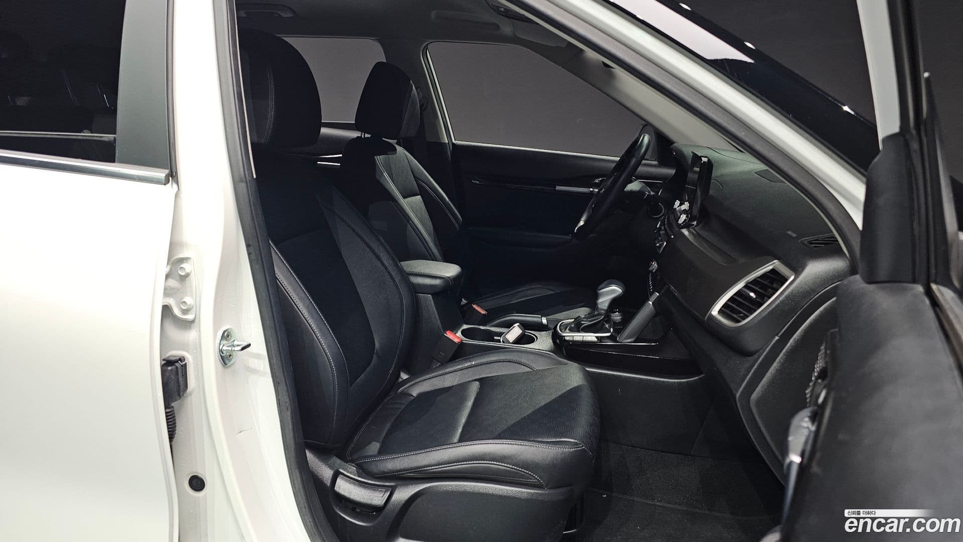 Main__Slider__Photo:Seltos Kia 2022.3-9