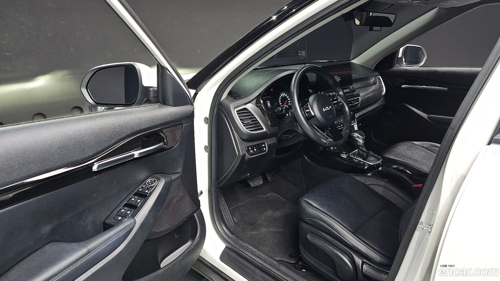 Main__Slider__Photo:Seltos Kia 2022.3-10