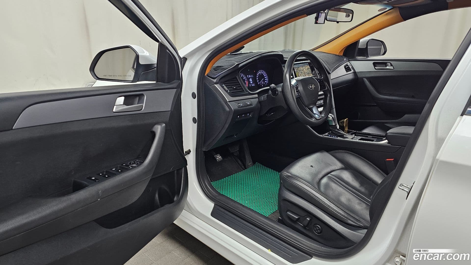 Main__Slider__Photo:Sonata Hyundai 2017.7-9