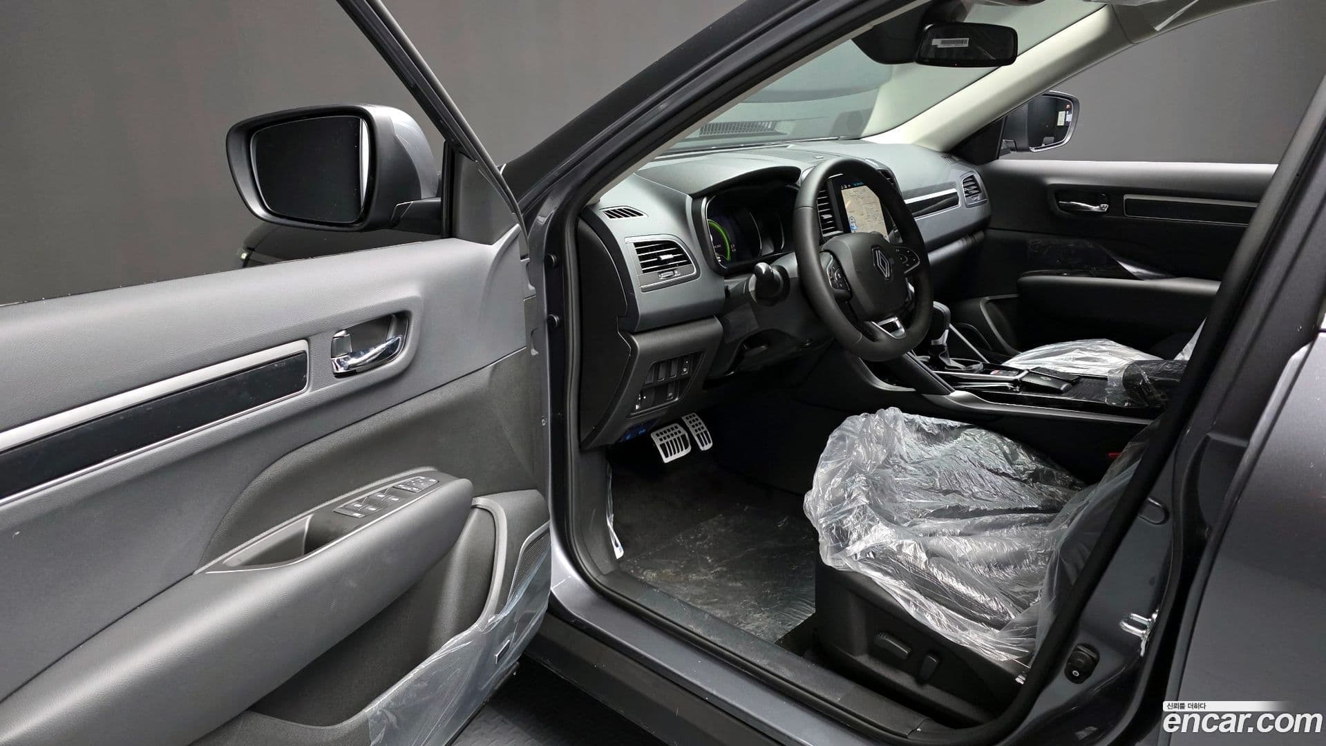 Main__Slider__Photo:QM6 Renault-KoreaSamsung 2026.0-9