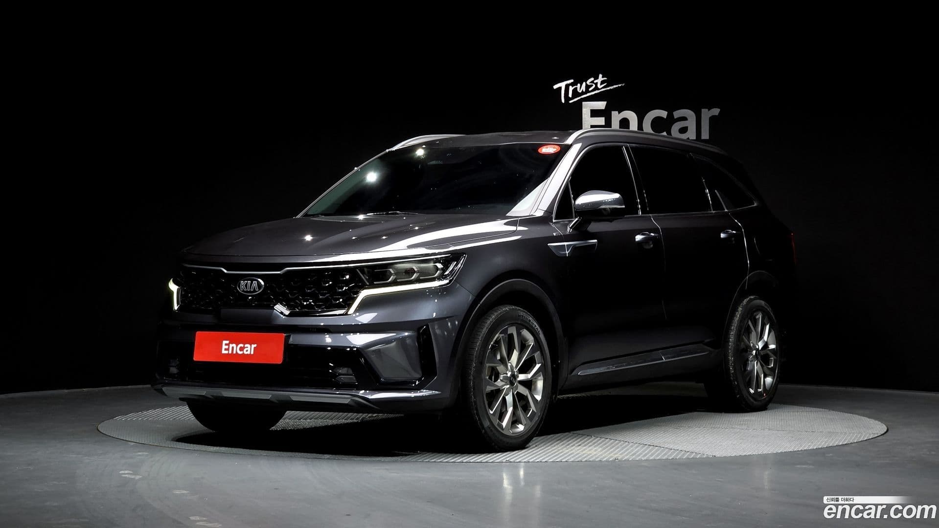 Main__Slider__Photo:Sorento Kia 2020.5-0