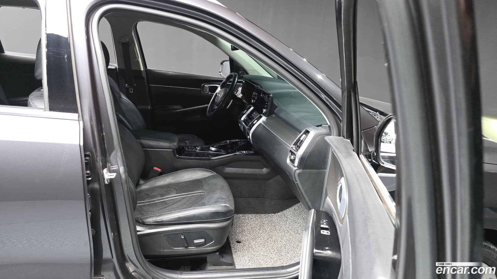 Main__Slider__Photo:Sorento Kia 2020.5-9