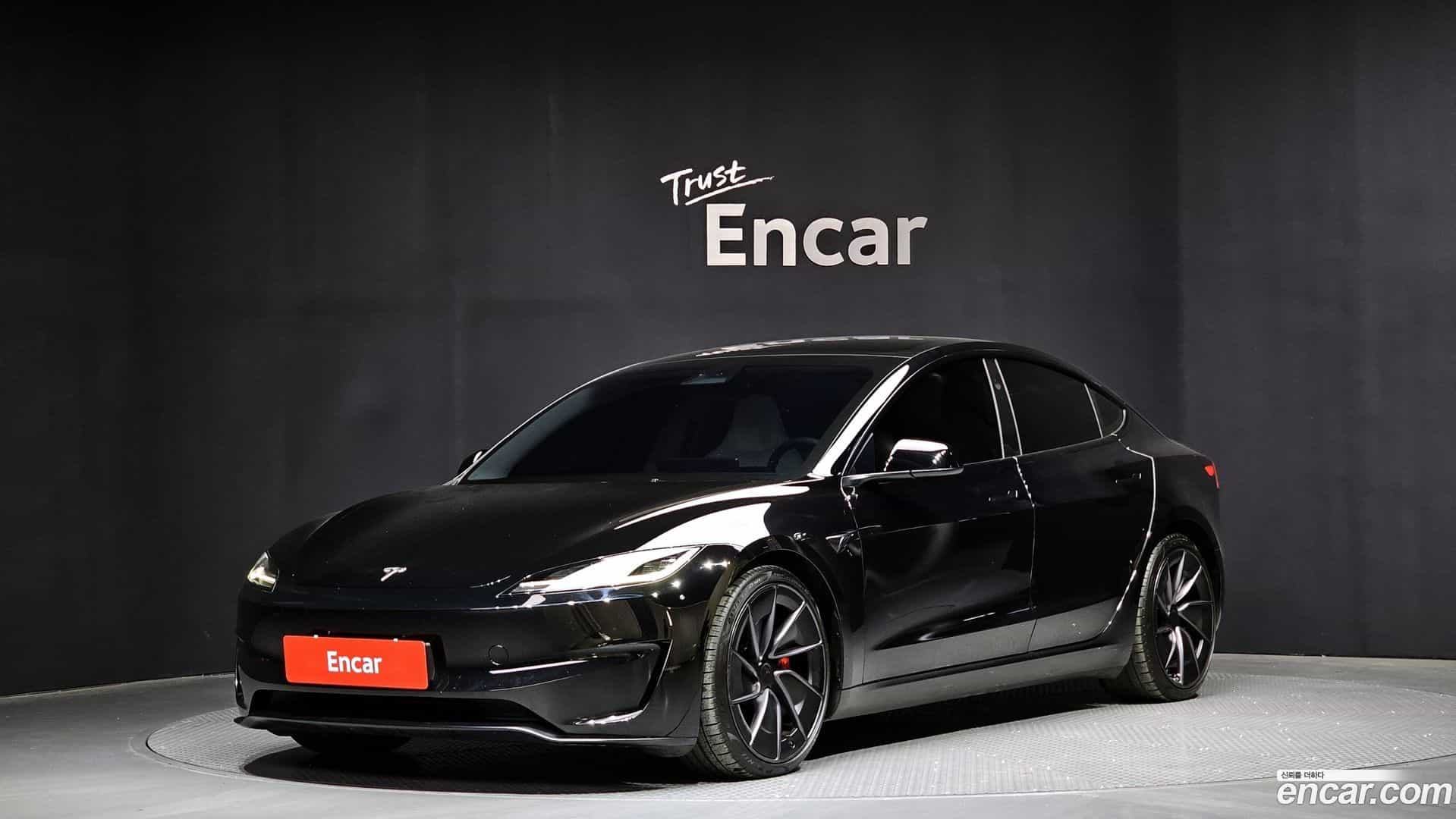 Model 3 Tesla 2024.6-OUTER-001