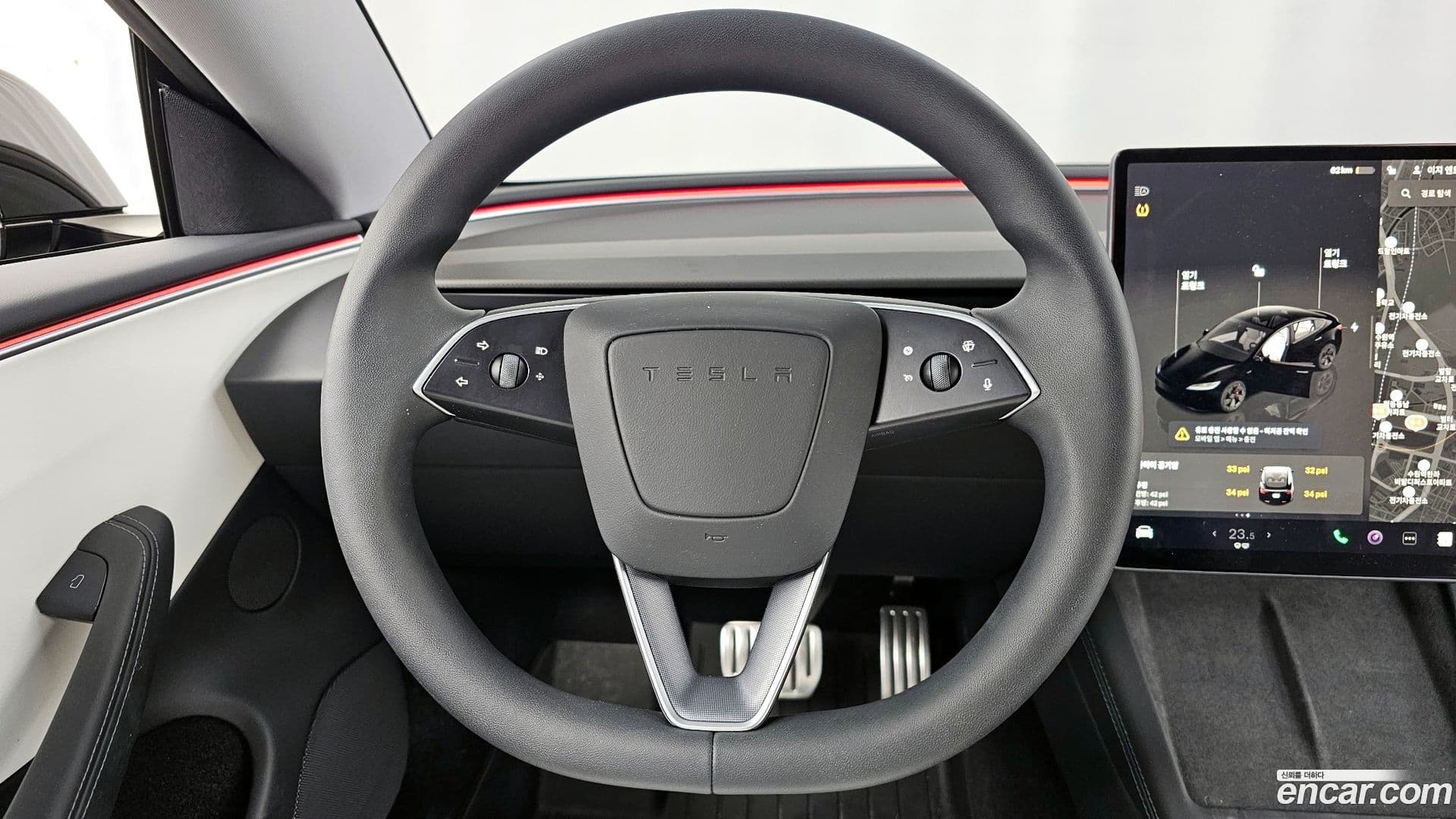 Main__Slider__Photo:Model 3 Tesla 2024.6-12