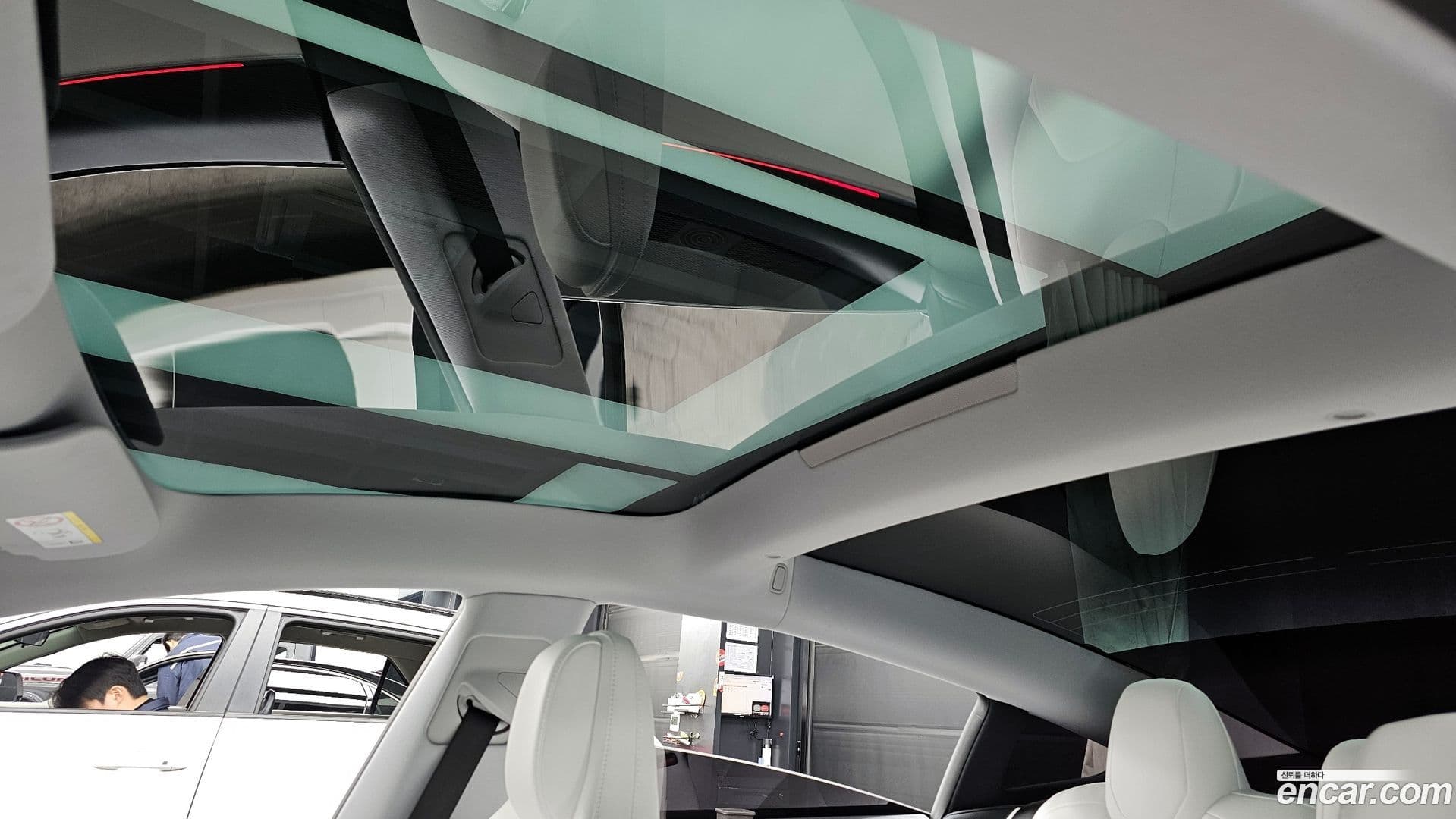 Main__Slider__Photo:Model 3 Tesla 2024.6-18