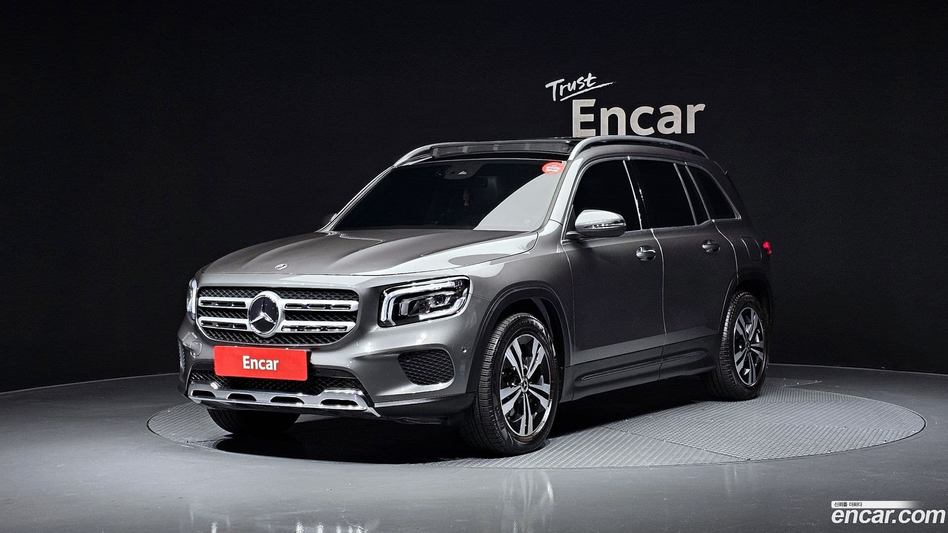 Main__Slider__Photo:GLB-Class Mercedes-Benz 2021.4-0