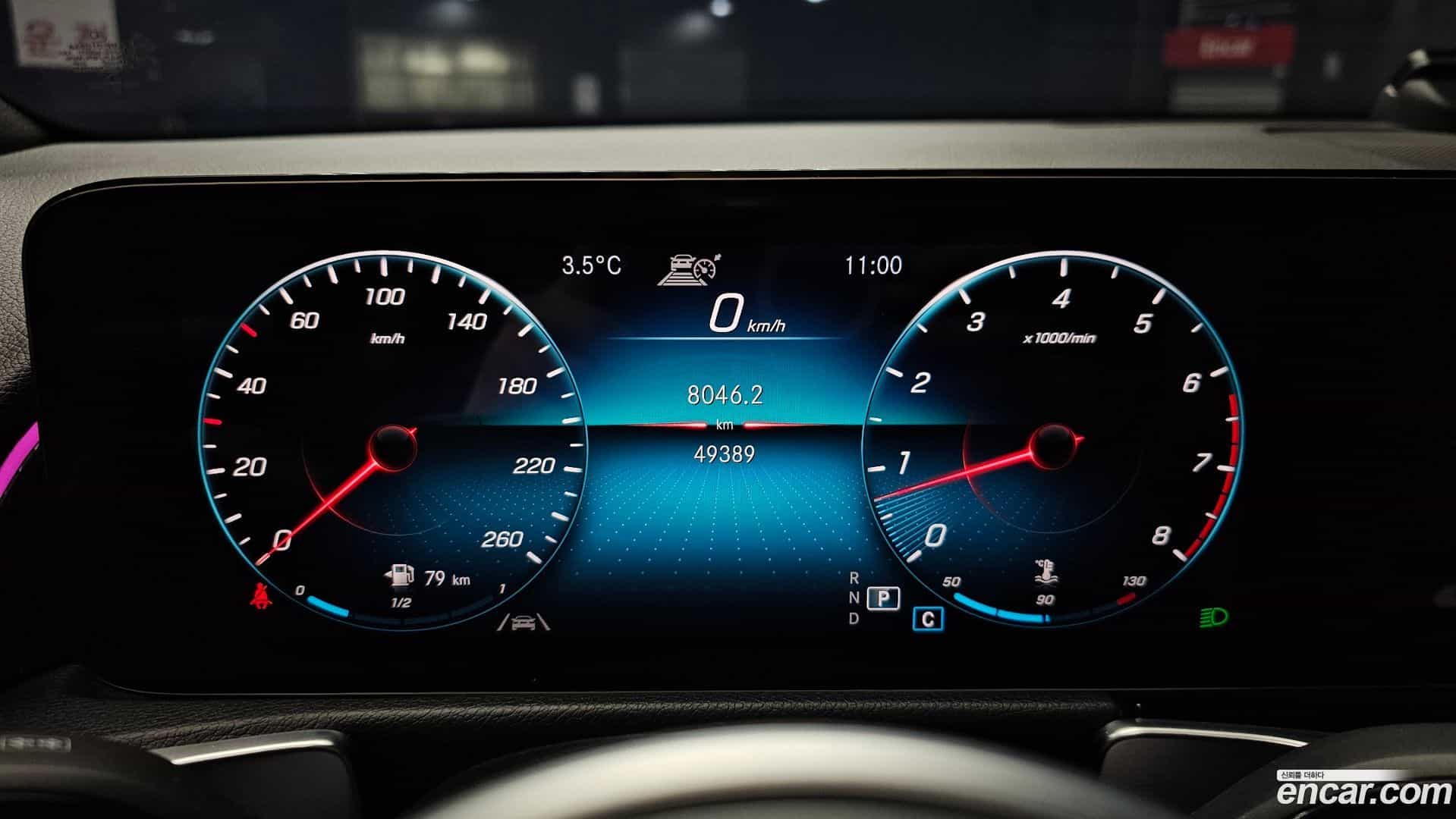 GLB-Class Mercedes-Benz 2021.4-INNER-008