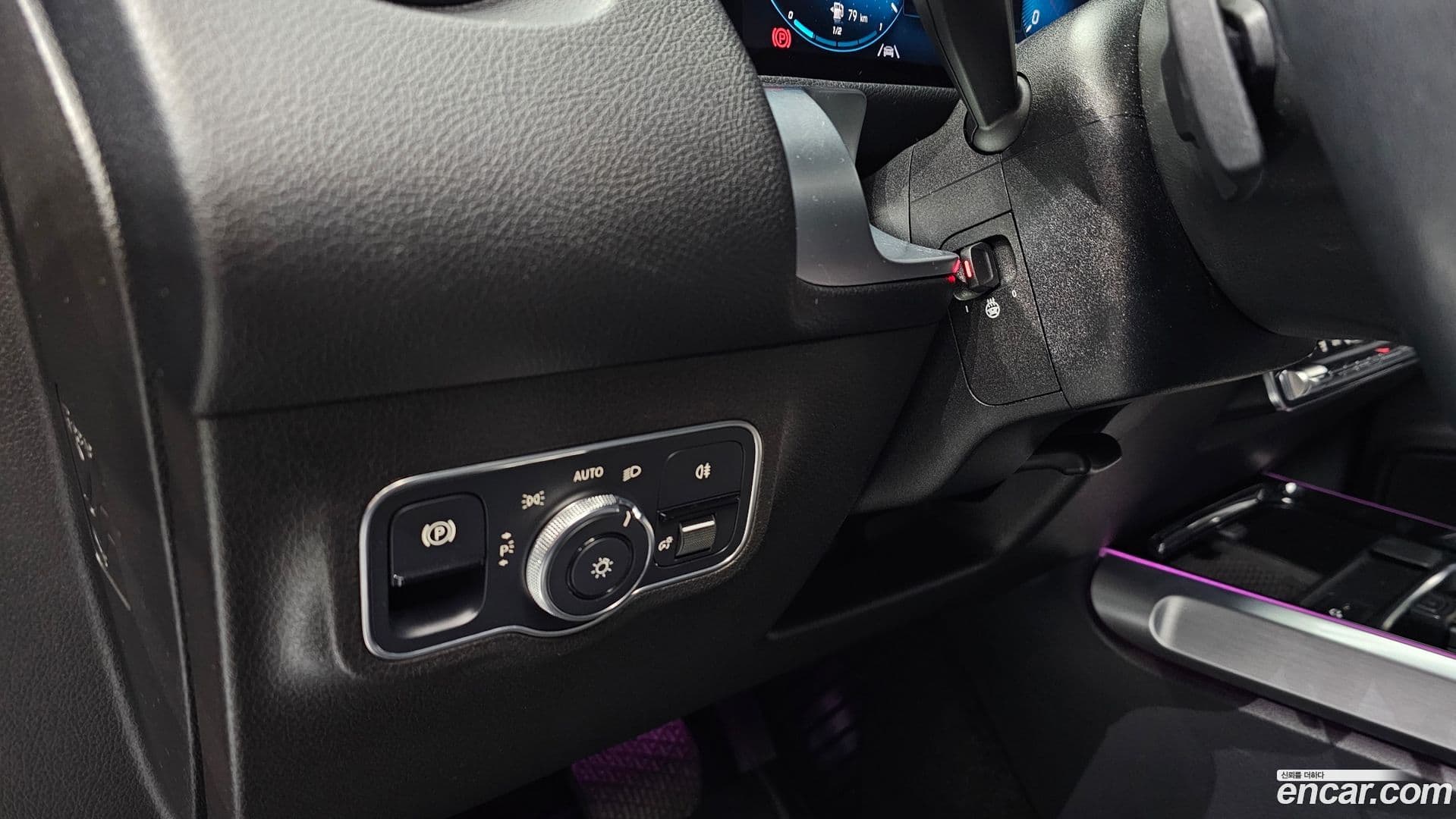 Main__Slider__Photo:GLB-Class Mercedes-Benz 2021.4-16