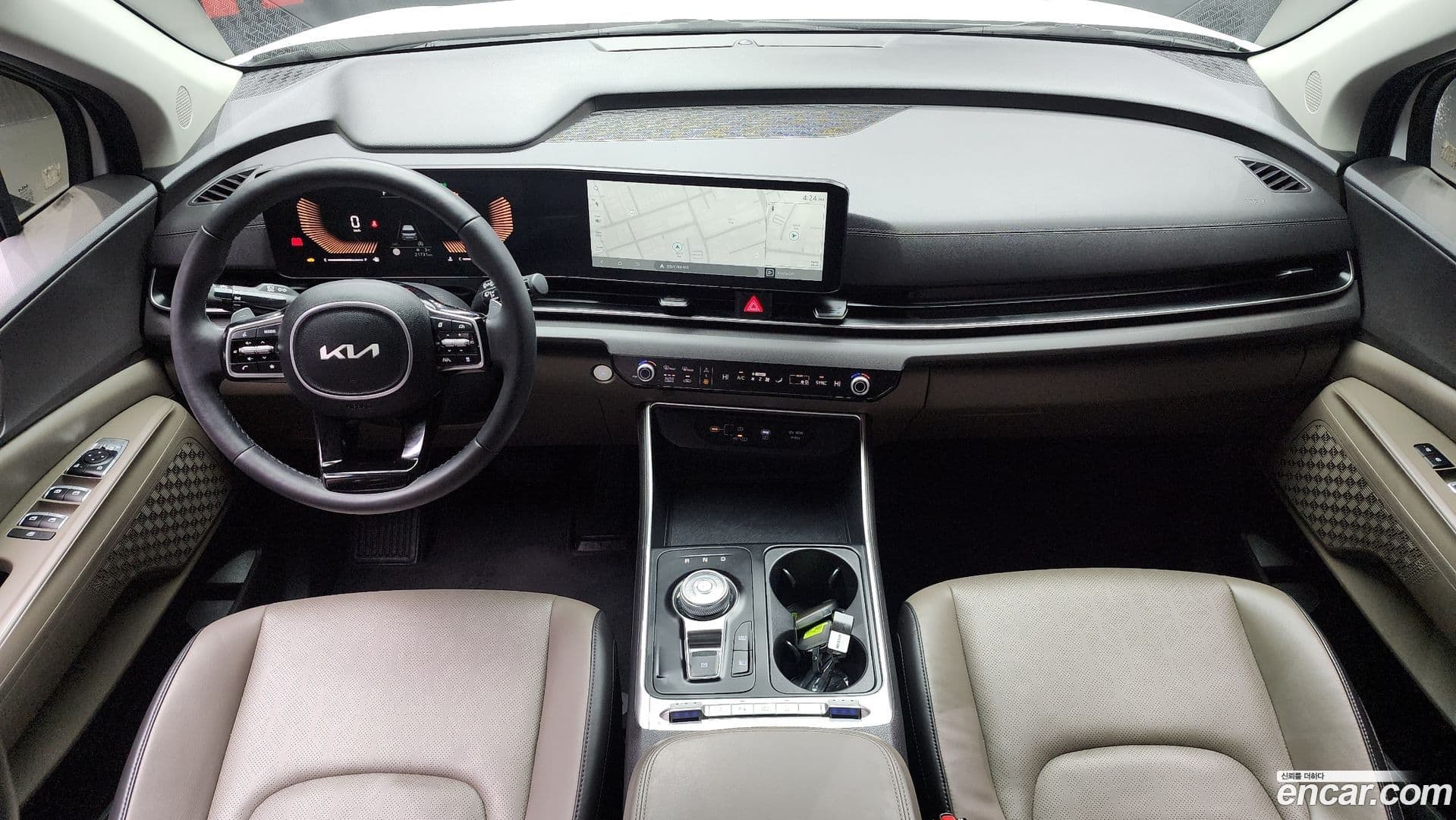 Main__Slider__Photo:Canival Kia 2024.2-6