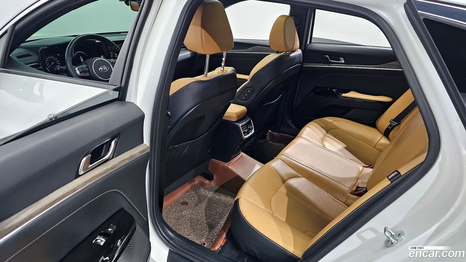 Main__Slider__Photo:K5 Kia 2021.1-10