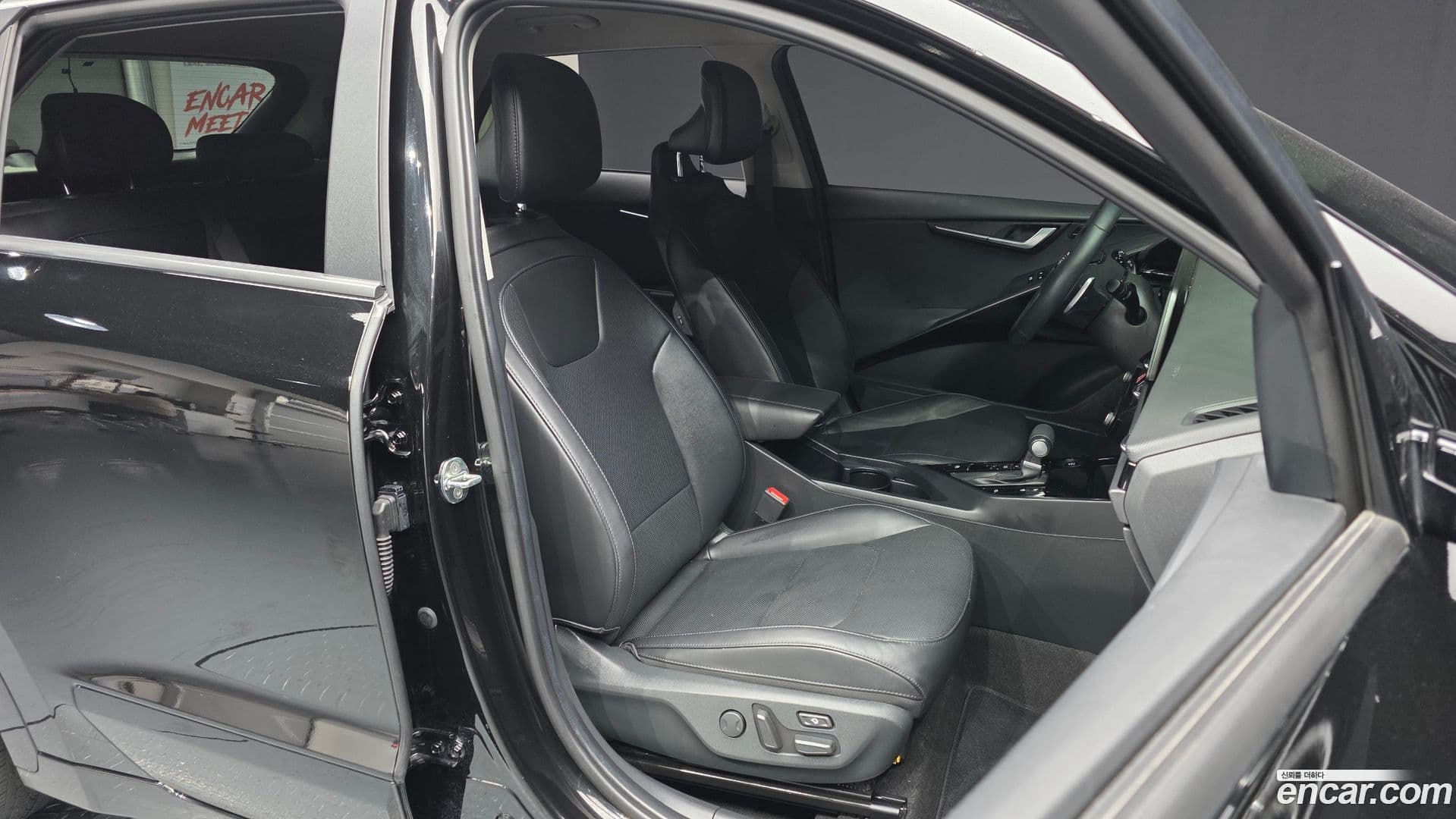 Main__Slider__Photo:Niro Kia 2022.11-9