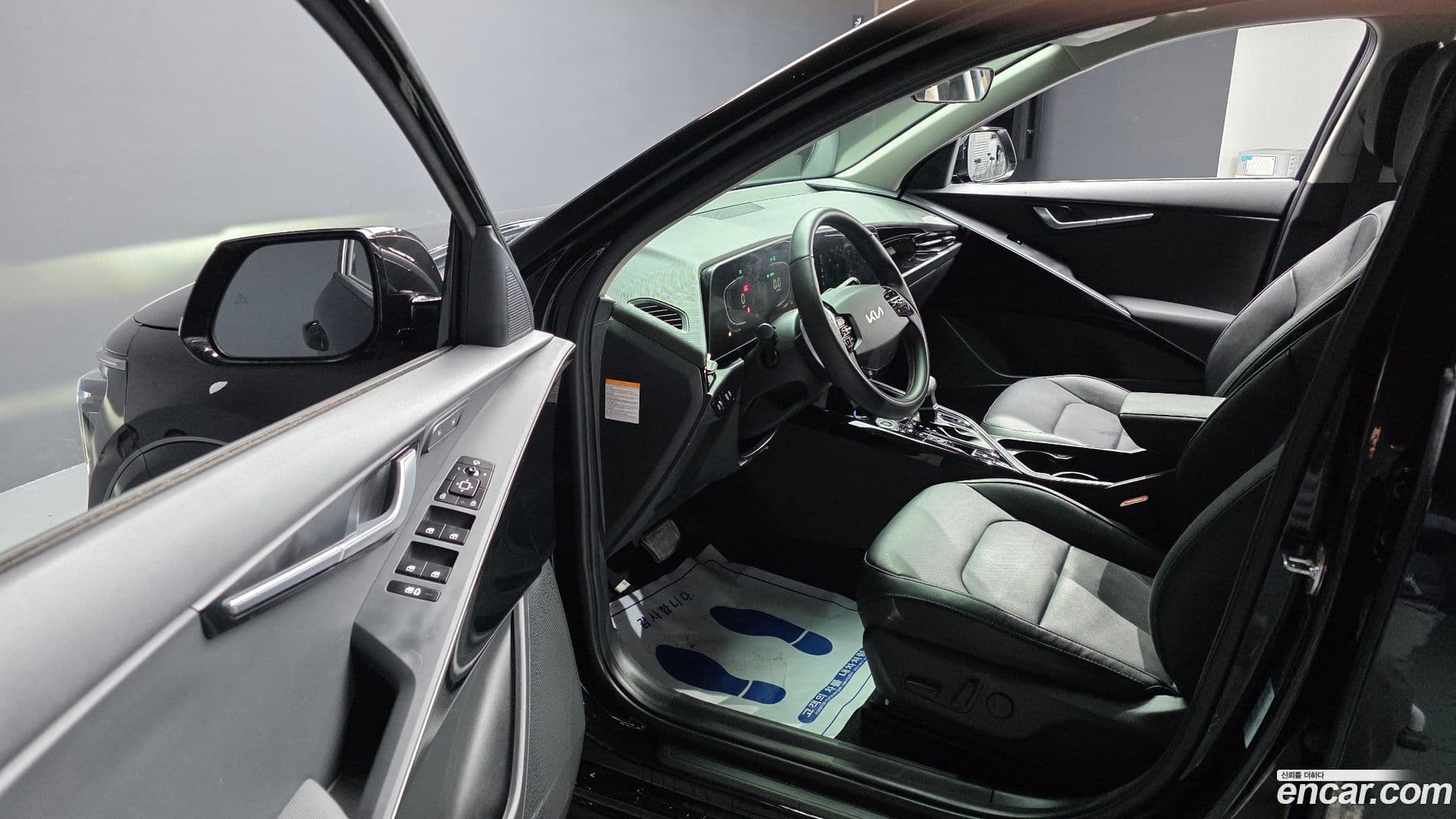 Main__Slider__Photo:Niro Kia 2022.11-10