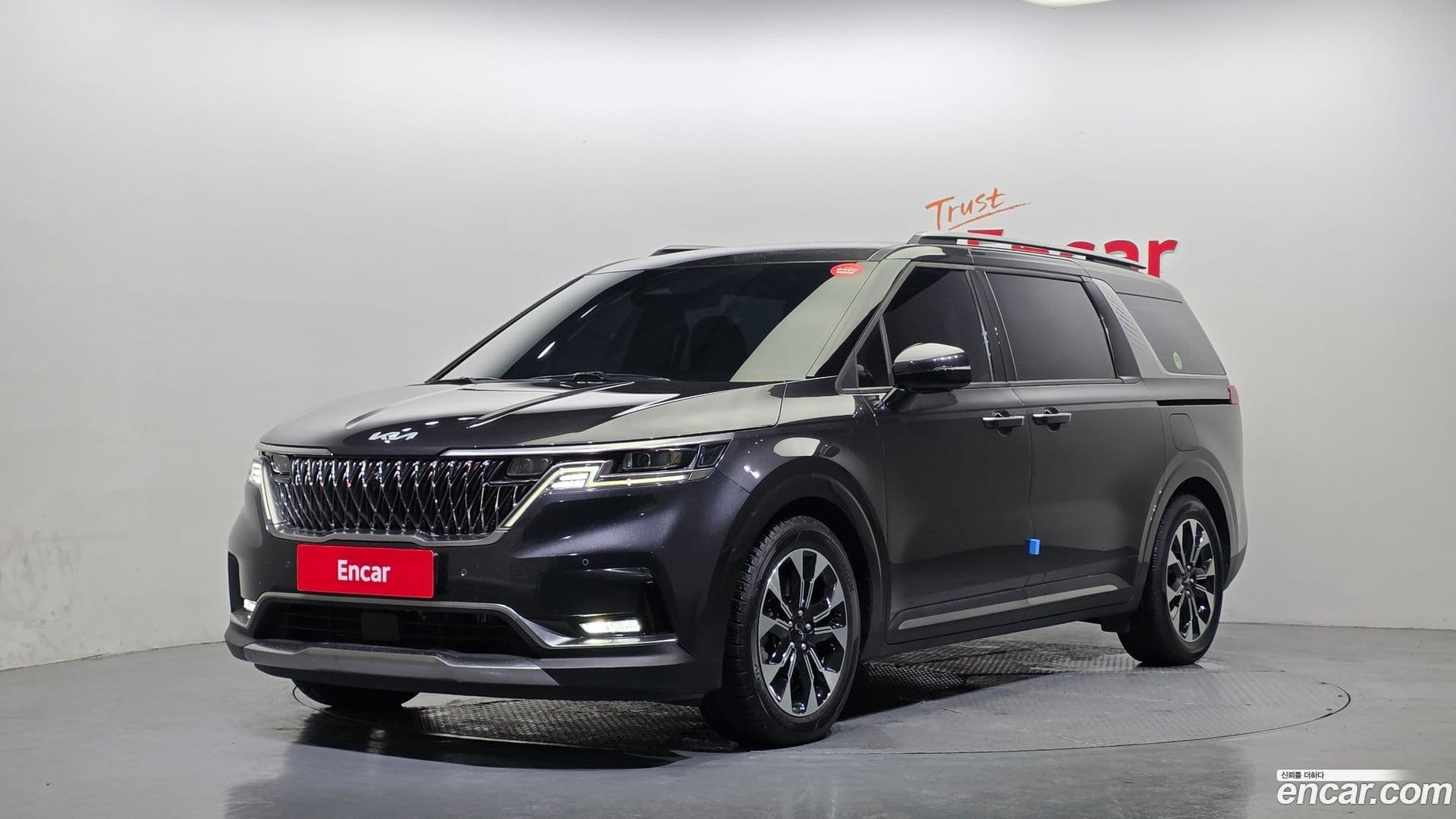 Main__Slider__Photo:Canival Kia 2021.11-0