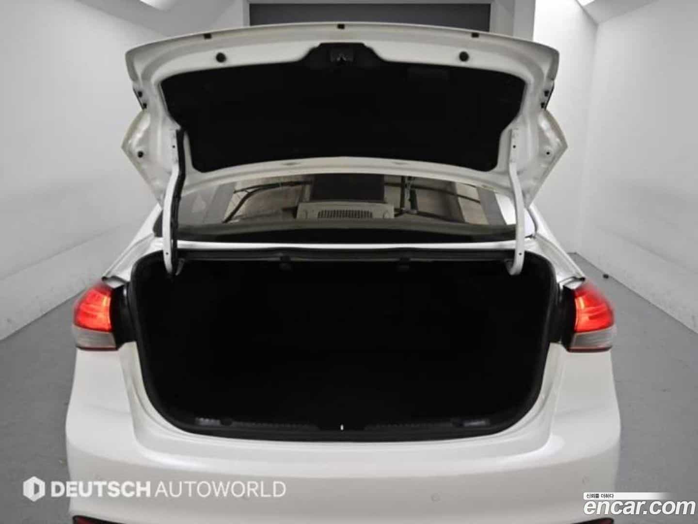 K3 Kia 2018.0-OPTION-024