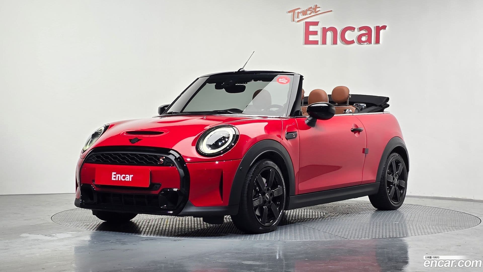 Main__Slider__Photo:Cooper Convertible Mini 2021.11-0