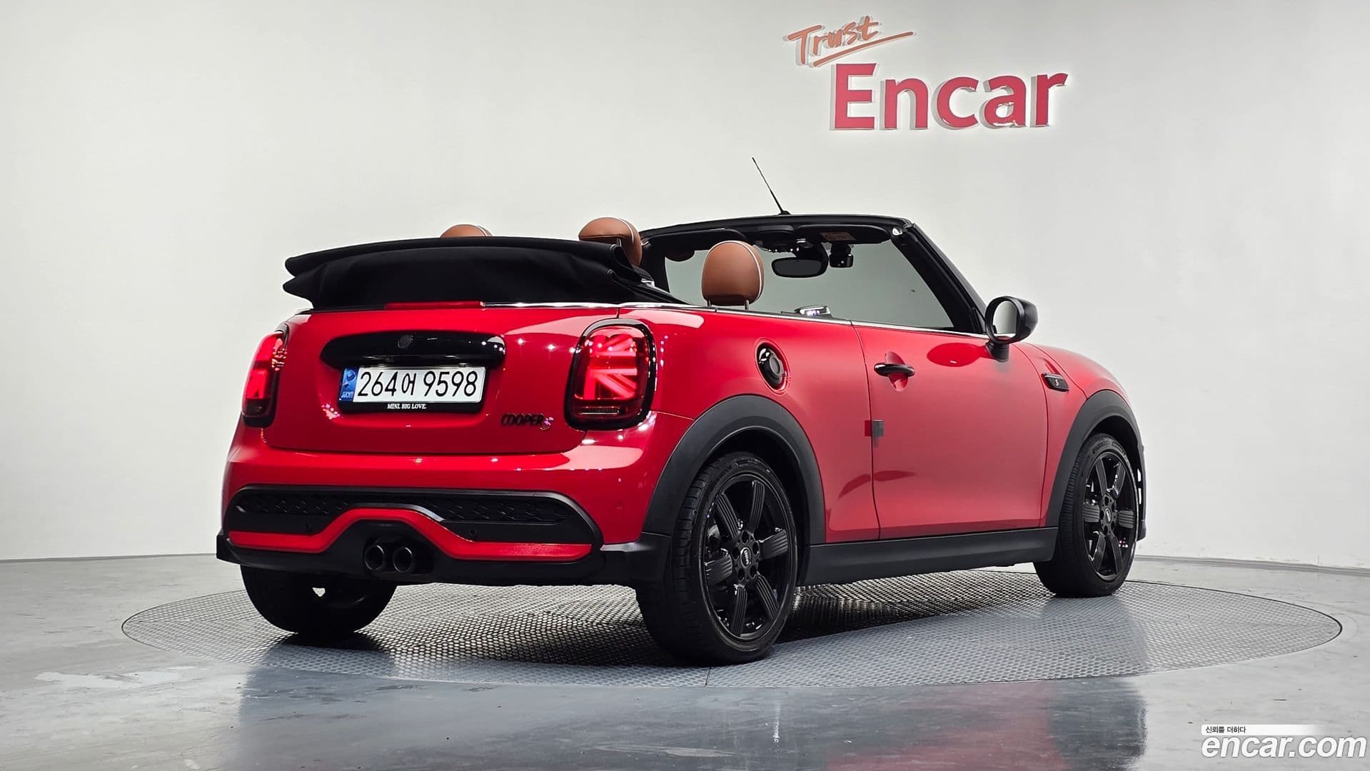 Main__Slider__Photo:Cooper Convertible Mini 2021.11-1