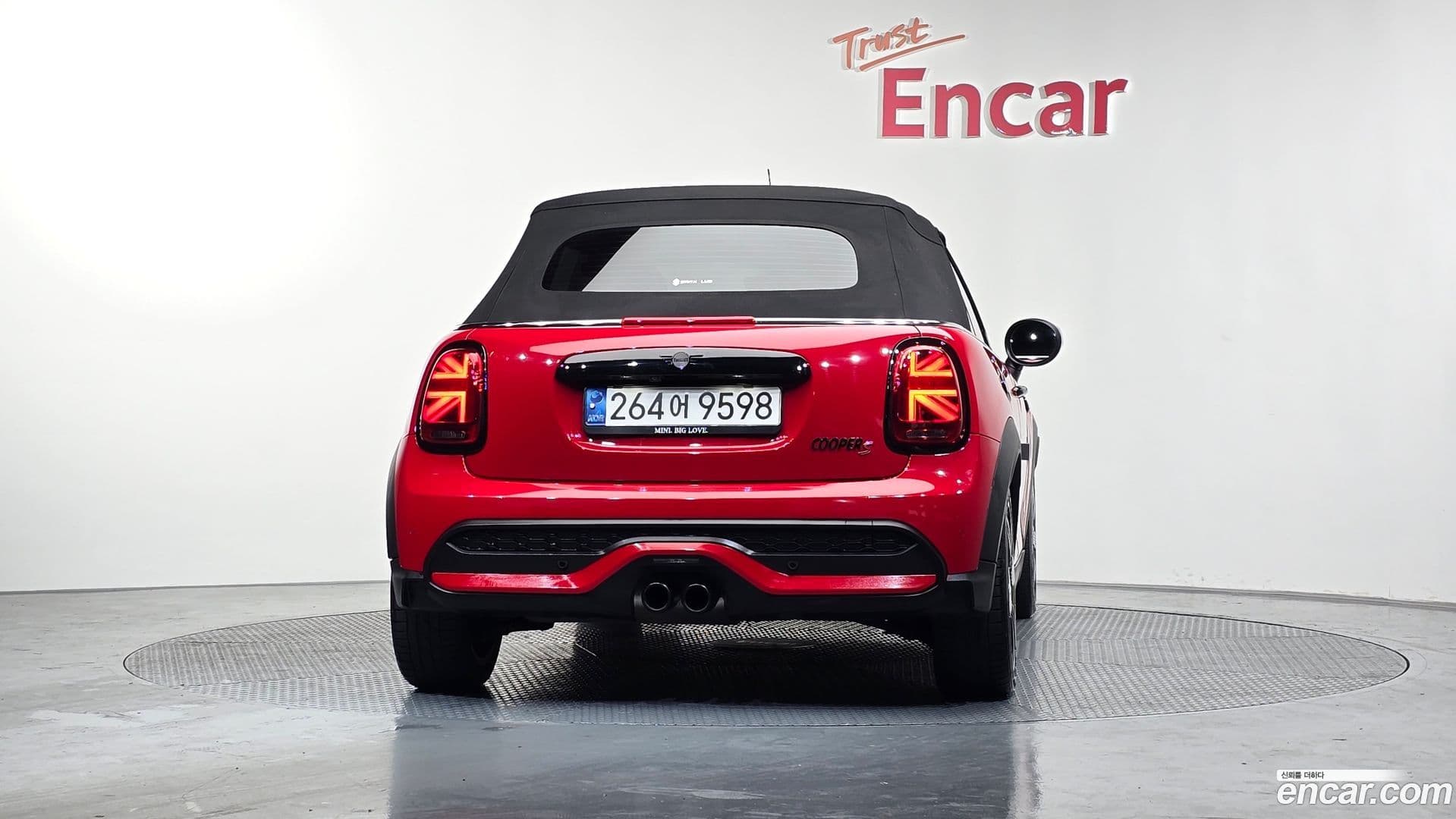 Main__Slider__Photo:Cooper Convertible Mini 2021.11-3