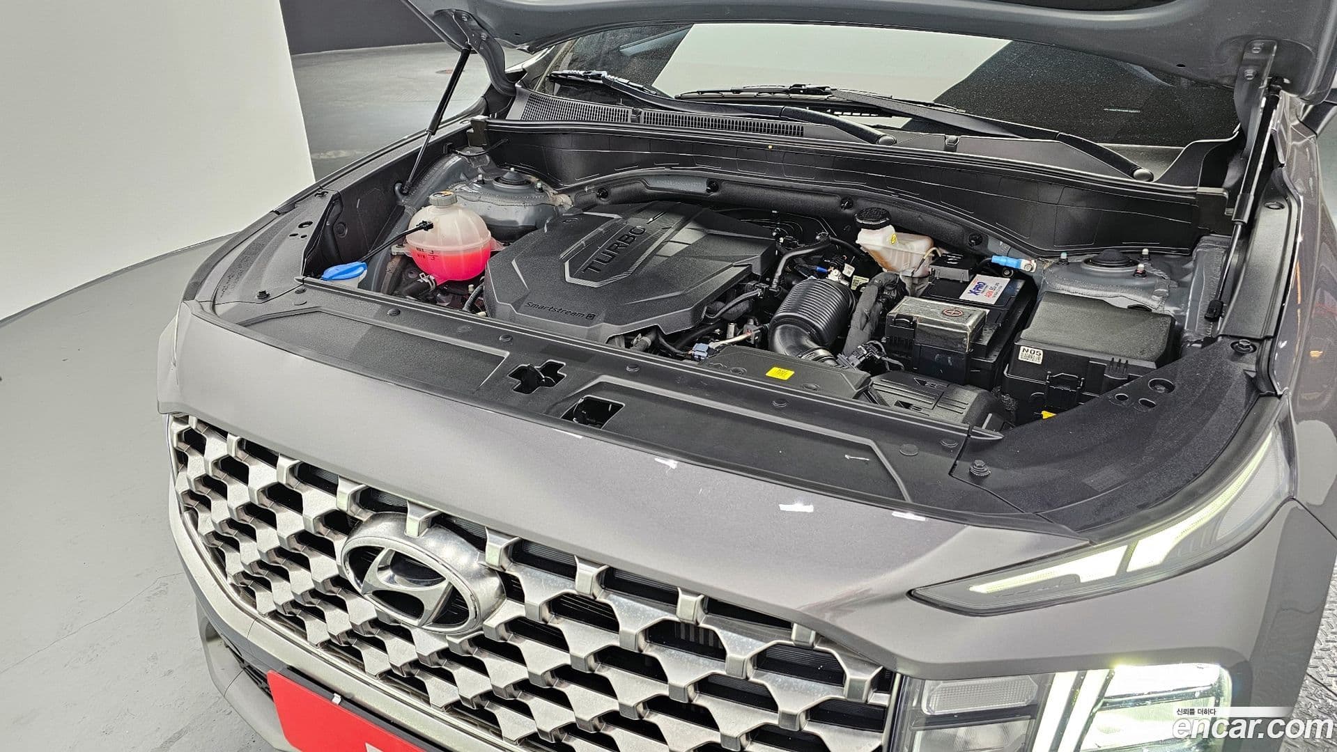 Main__Slider__Photo:Santafe Hyundai 2022.8-5