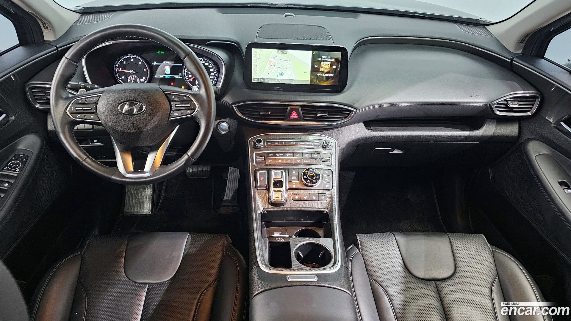 Main__Slider__Photo:Santafe Hyundai 2022.8-6