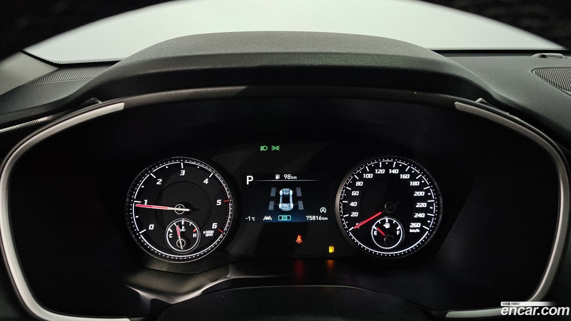 Main__Slider__Photo:Santafe Hyundai 2022.8-7