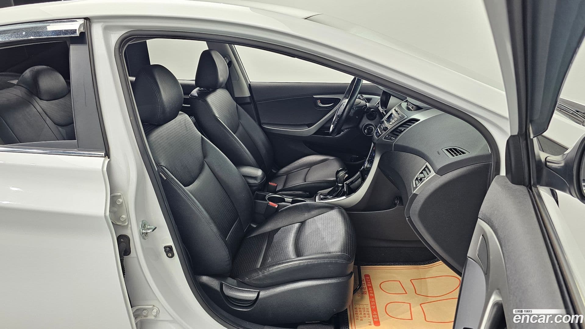 Main__Slider__Photo:AVANTE Hyundai 2014.11-12