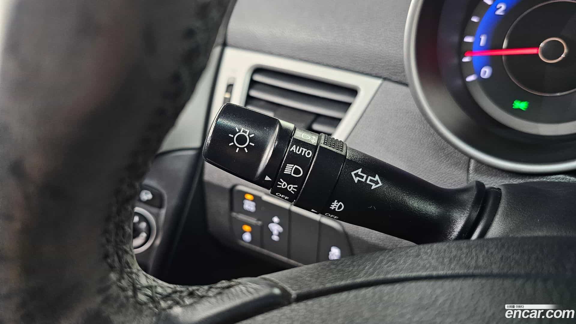 AVANTE Hyundai 2014.11-OPTION-020