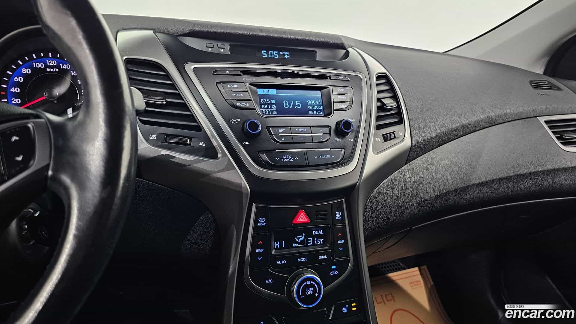 AVANTE Hyundai 2014.11-OPTION-022