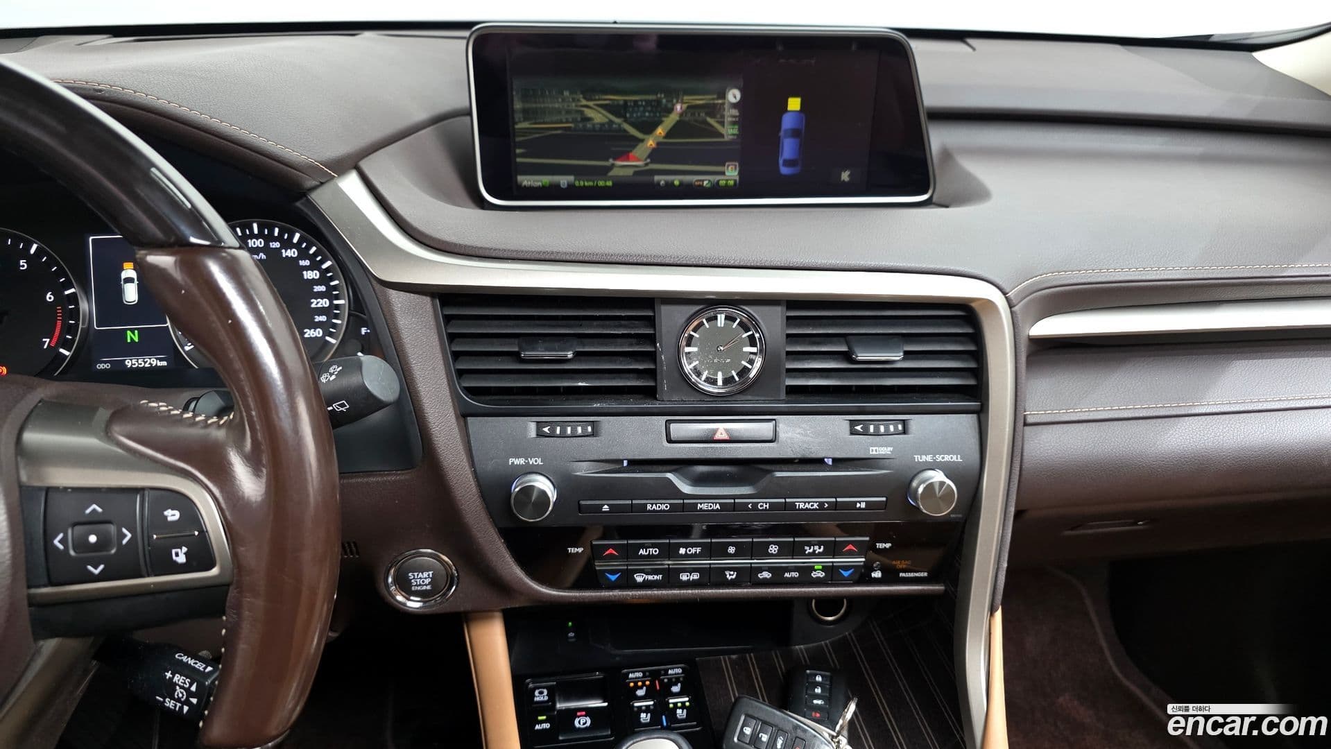 Main__Slider__Photo:RX Lexus 2016.11-13