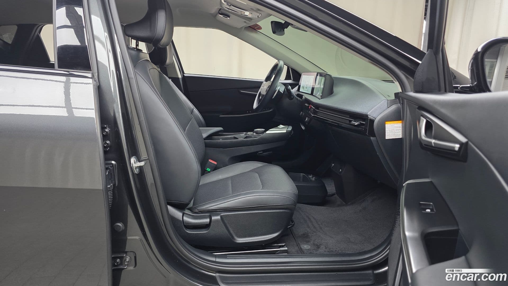 Main__Slider__Photo:EV6 Kia 2023.2-10