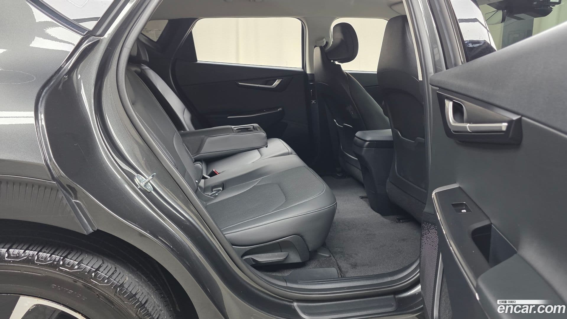 Main__Slider__Photo:EV6 Kia 2023.2-11