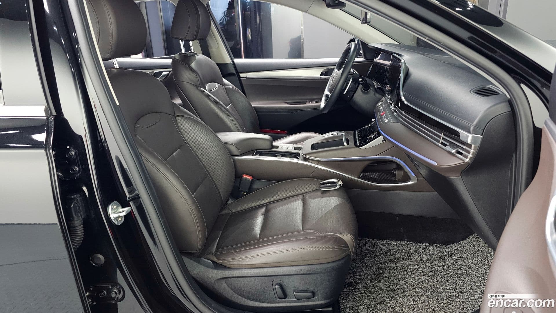 Main__Slider__Photo:Grandeur Hyundai 2020.5-9