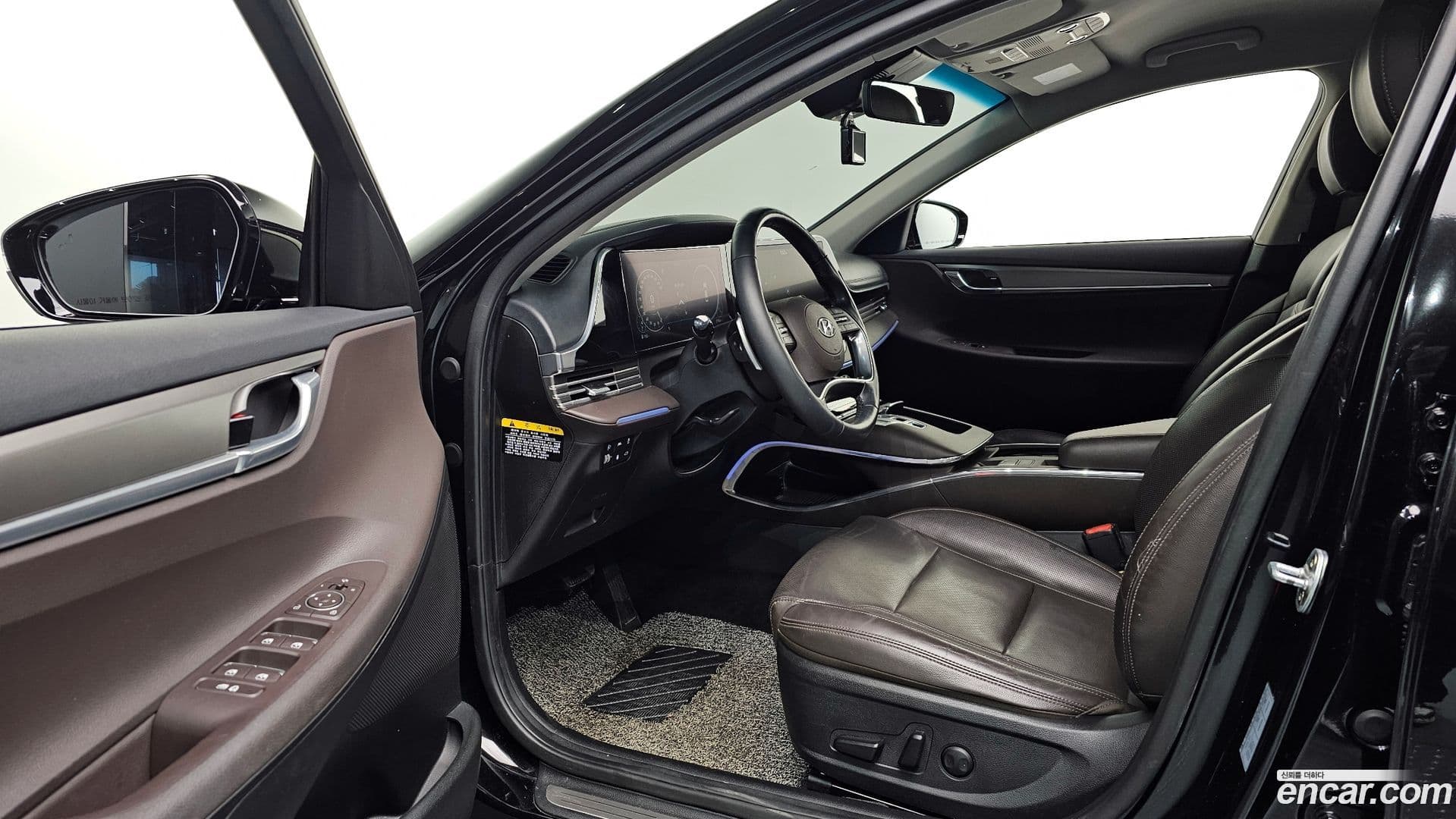 Main__Slider__Photo:Grandeur Hyundai 2020.5-10