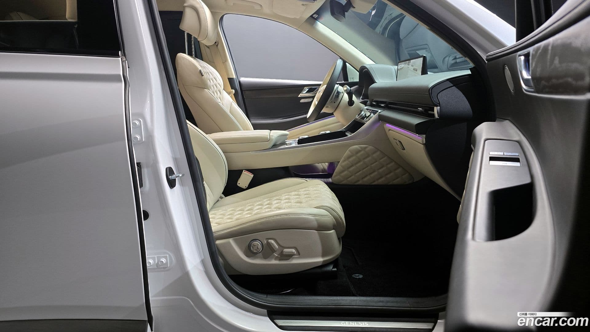 Main__Slider__Photo:GV80 Genesis 2023.0-9