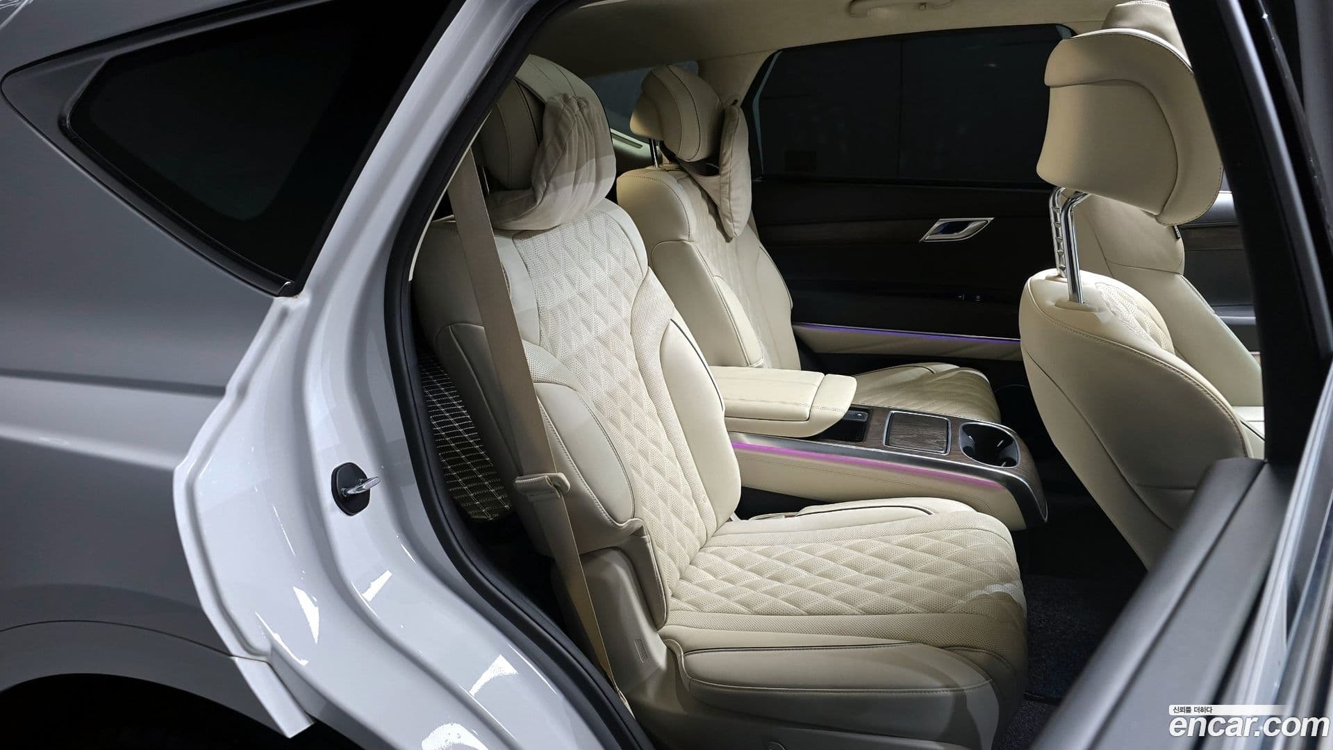 Main__Slider__Photo:GV80 Genesis 2023.0-11