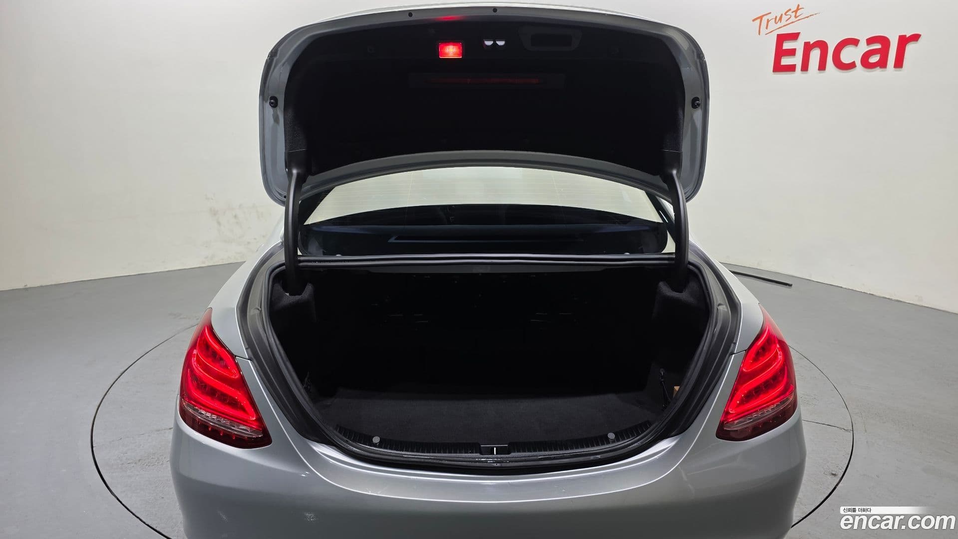 Main__Slider__Photo:C-Class Mercedes-Benz 2014.5-19