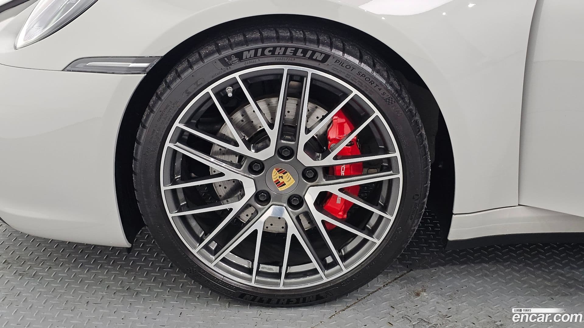 Main__Slider__Photo:911 Porsche 2024.7-4