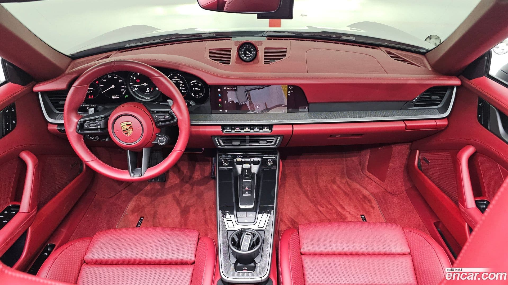 Main__Slider__Photo:911 Porsche 2024.7-6